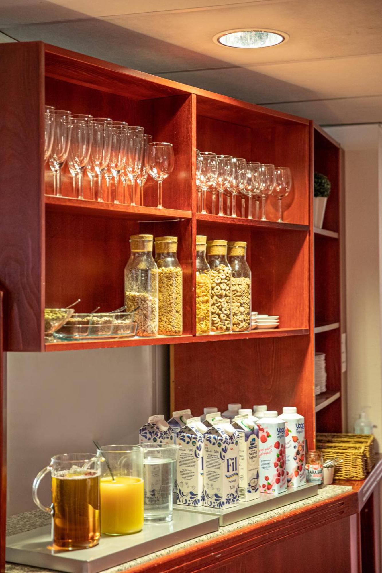 Hotel Kupolen Borlänge Екстериор снимка